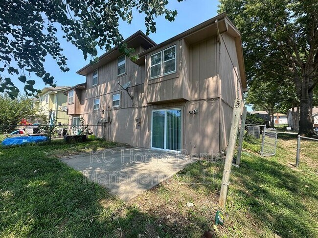 Building Photo - 433 Lee Dr