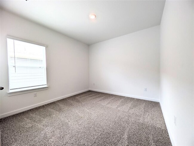 Building Photo - 9400 Oxbow Strap Dr