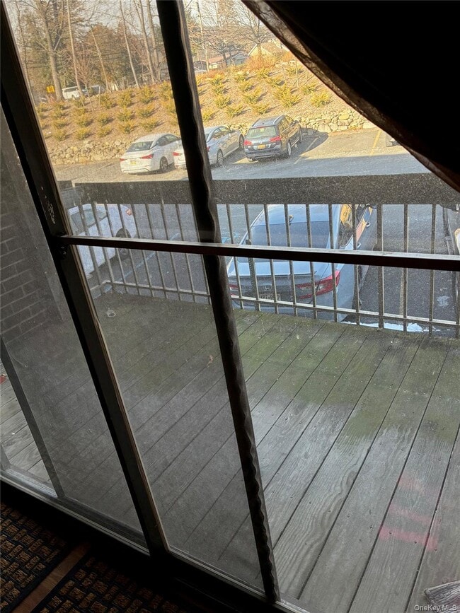 Building Photo - 55 Country Club Ln