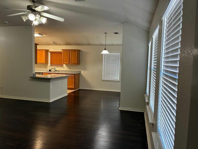 Building Photo - 515 Creekside Dr