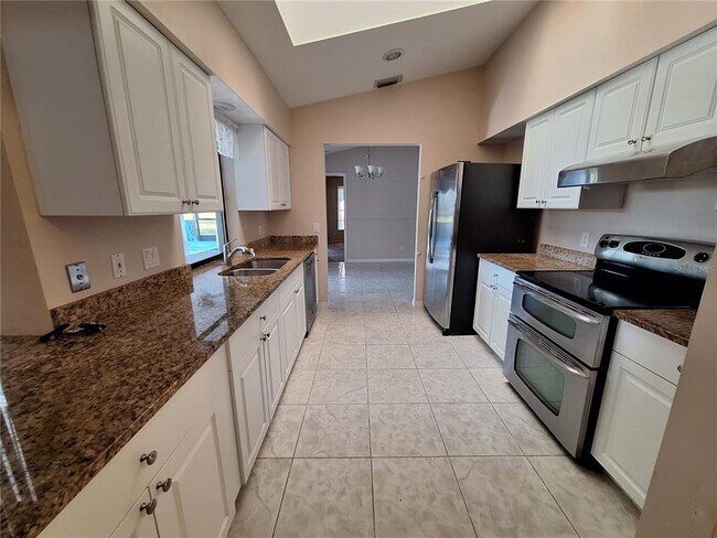 Building Photo - 25676 Aysen Dr