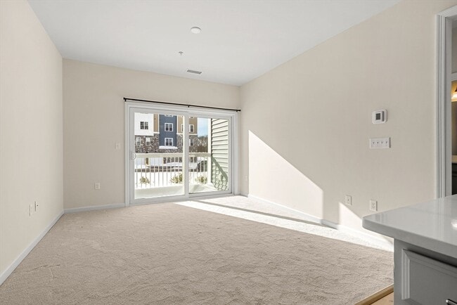 Building Photo - 2 Stratton Dr