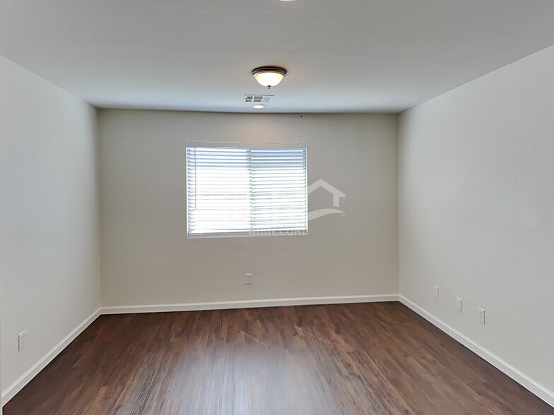 Building Photo - 2619 W Bartlett Way