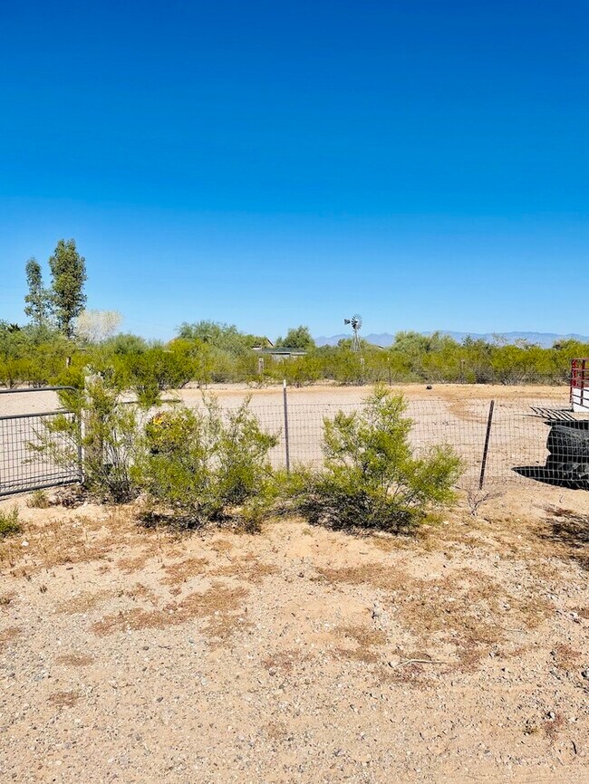 Building Photo - 17447 S Wilmot Rd