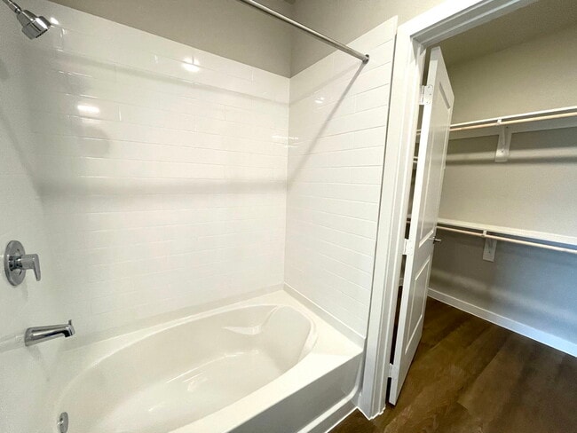 Building Photo - 3845 W Frontier Pkwy