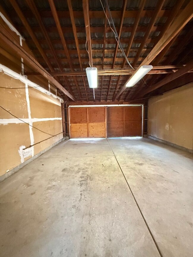 Building Photo - Charming 2 Bed / 2 Bath Single-Family Home in Willow Glen – Willowvale Estates (95126)