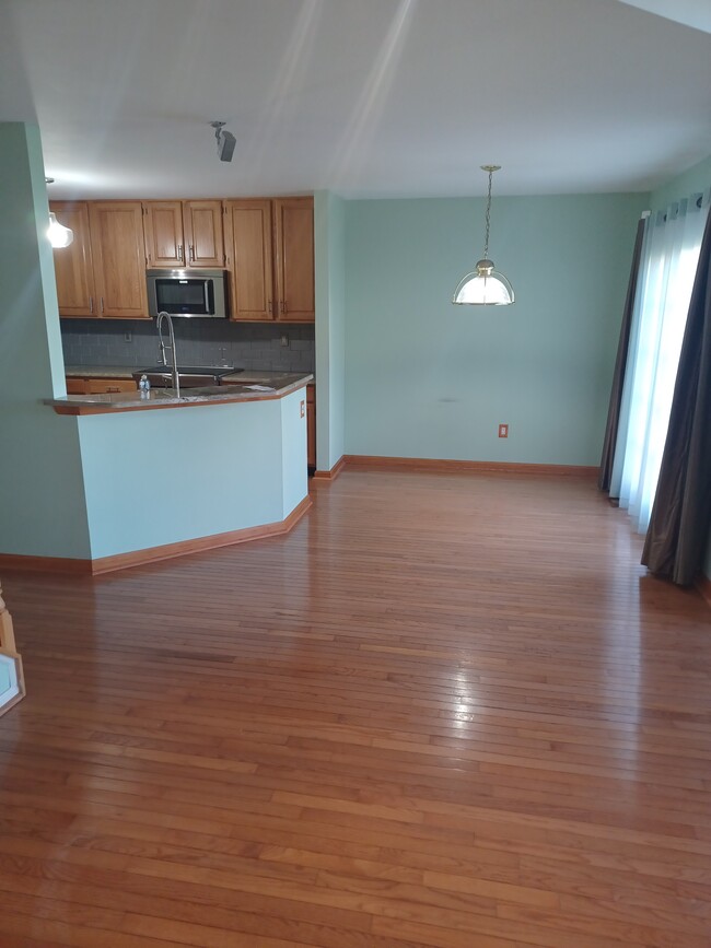 Dining Area with Glass Slider - 5132 Sugar Hill Ct