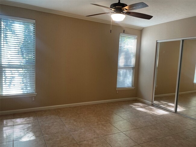 Building Photo - 302 Somerset