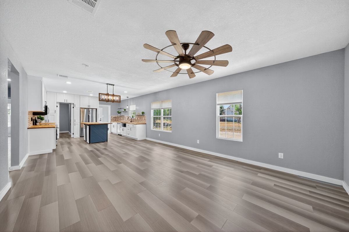 Building Photo - 1203 Ave J