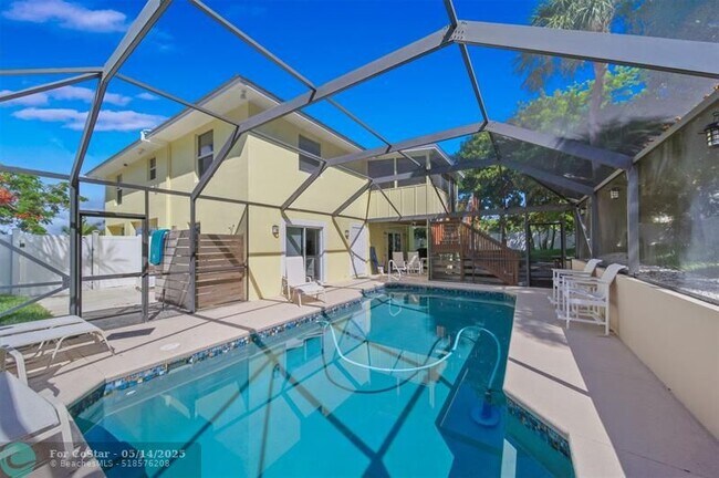 Building Photo - 4255 NE Sunset Dr
