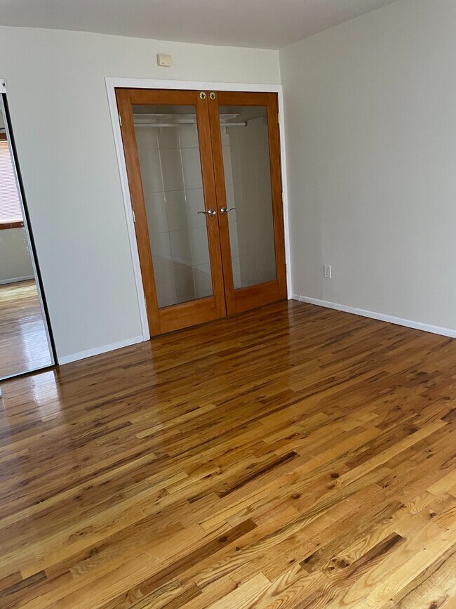 Building Photo - 2655 Richmond Ave