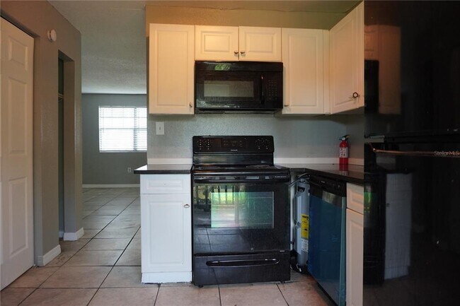 Building Photo - 12401 Oak Cedar Pl