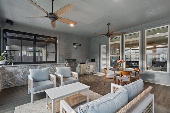 Building Photo - 225 Escarpment Wy