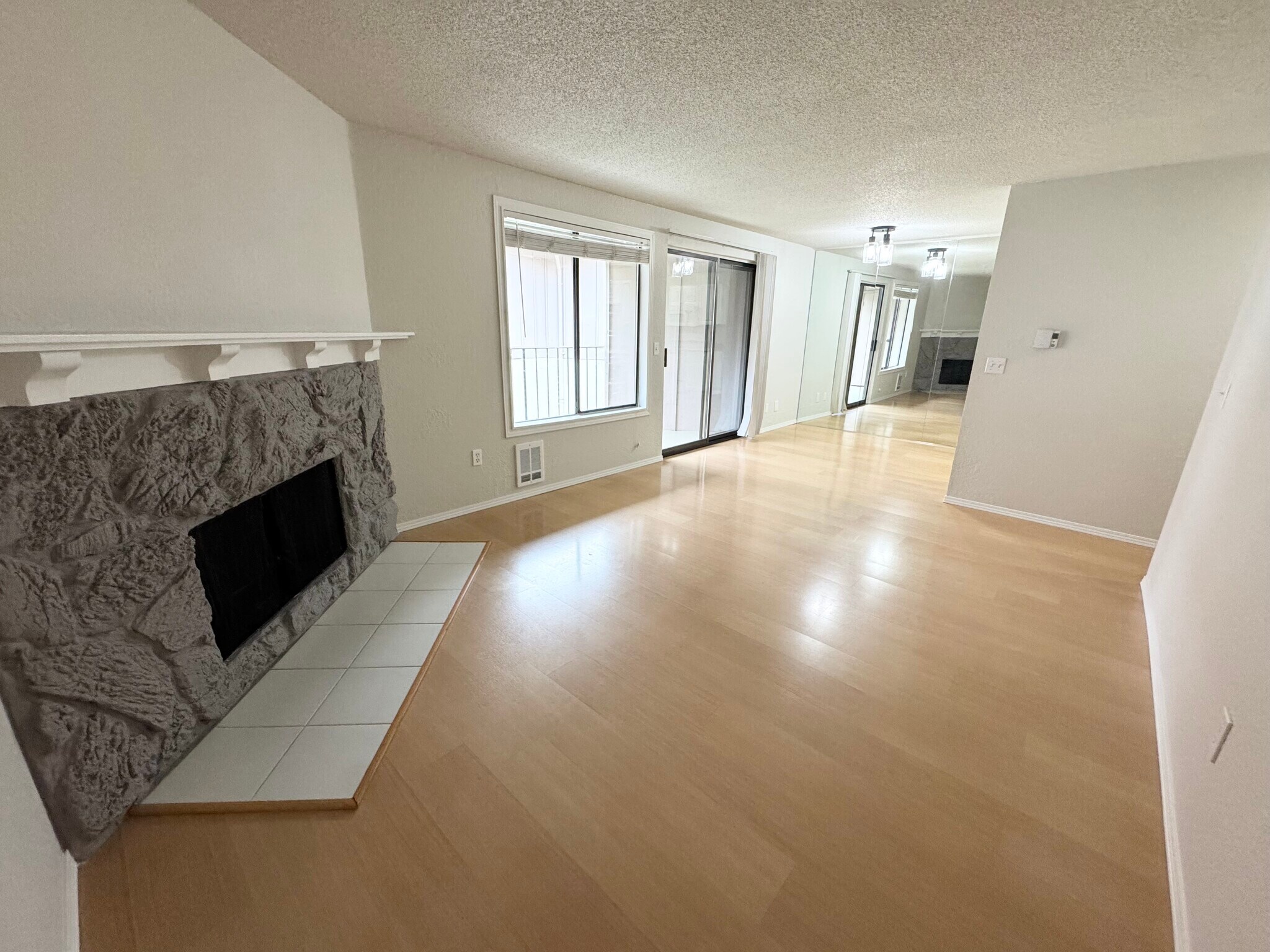 Building Photo - 15705 NE 18th St