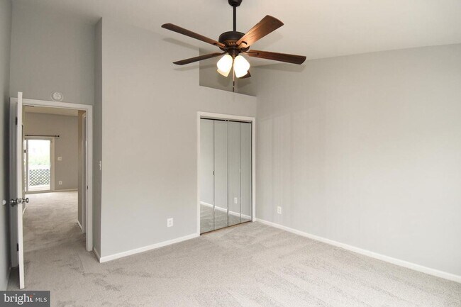 Building Photo - 4056 Grays Pointe Ct