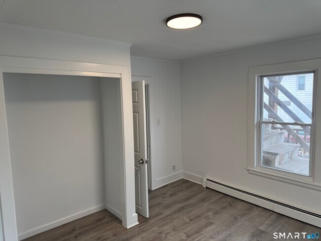 Building Photo - 70 Woodbine St