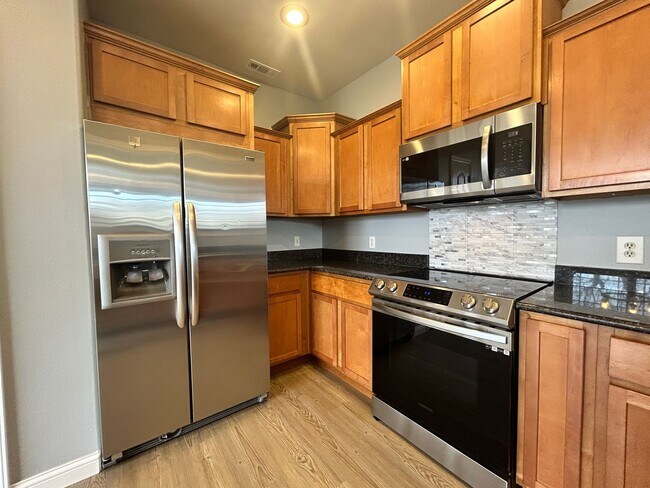 Building Photo - 3 bedroom 2 bath modern style home minutes from Centerton Main!!