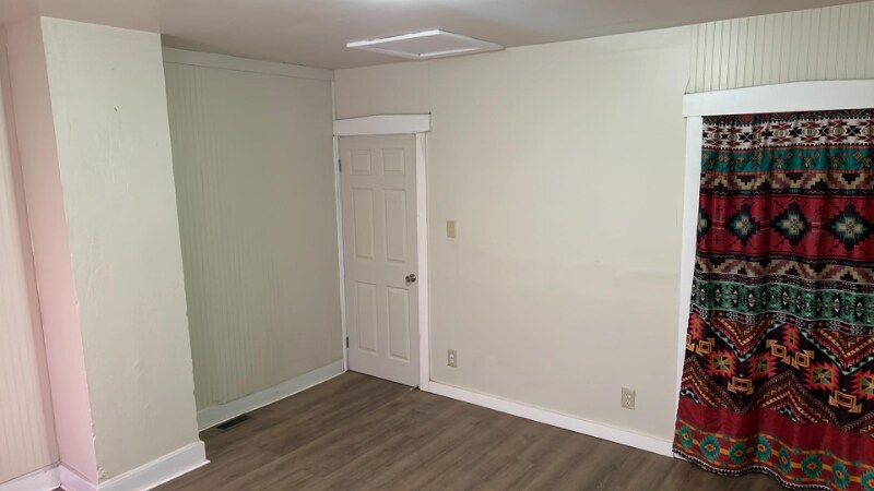 Building Photo - 143 Martz Ave