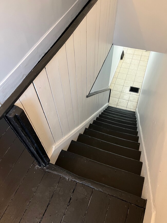 Building Photo - 1917 Tours St