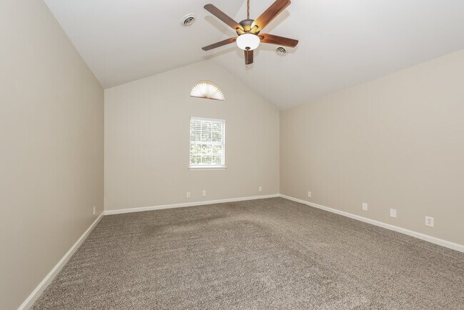 Building Photo - 3049 Brantley Dr