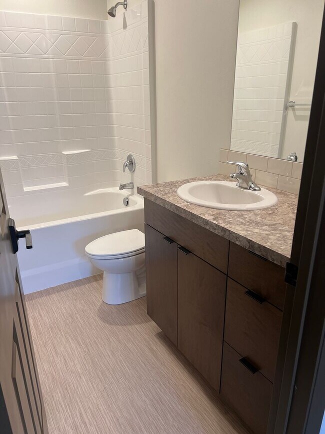 Building Photo - 209 N 76th Ave