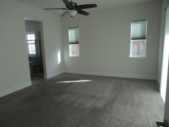 Building Photo - Great Home in East Garrison