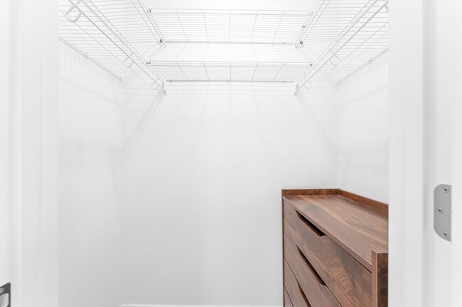 Building Photo - Modern 3-Bedroom Home Near Branson Landing – Available Now!