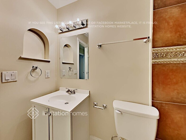 Building Photo - 1445 Guinevere Dr