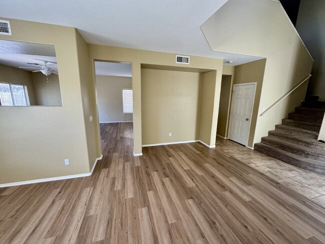Building Photo - COMING SOON.  Pets Welcome. Turf backyard. Quiet cul-de-sac lot. Bonus Room/loft. 3 blocks to awa...