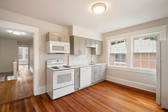 Building Photo - Trinity Park in Durham!