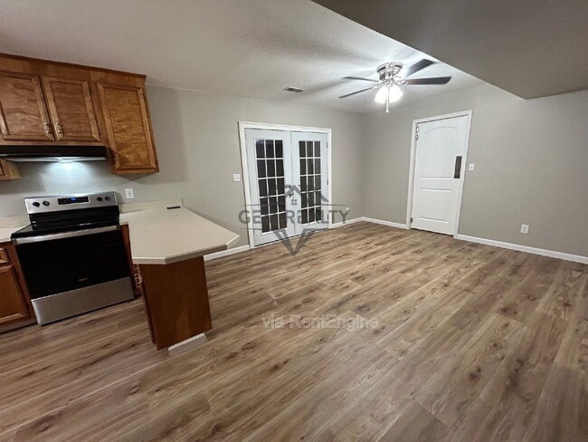 Building Photo - 100 Kendallwood Dr