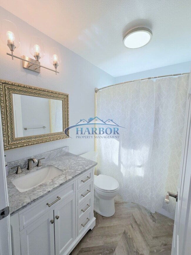 Building Photo - Beautifully Updated 3-Bed, 2-Bath Townhome