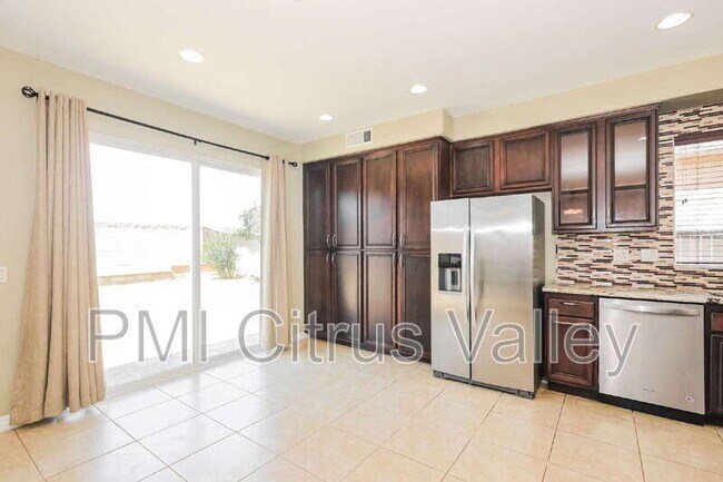 Building Photo - 28560 Sunridge Ct