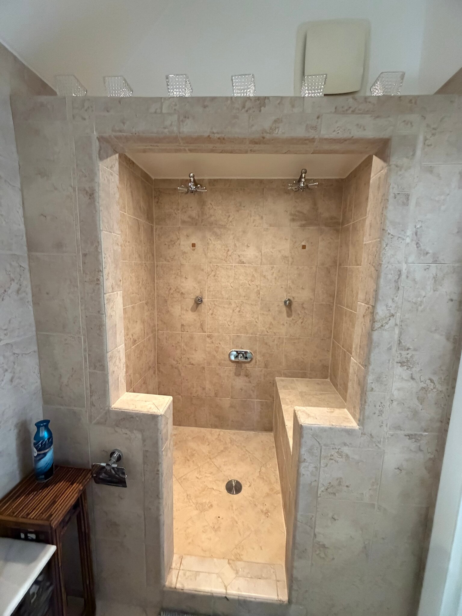 Walk in shower - 2539 Swanson Ave