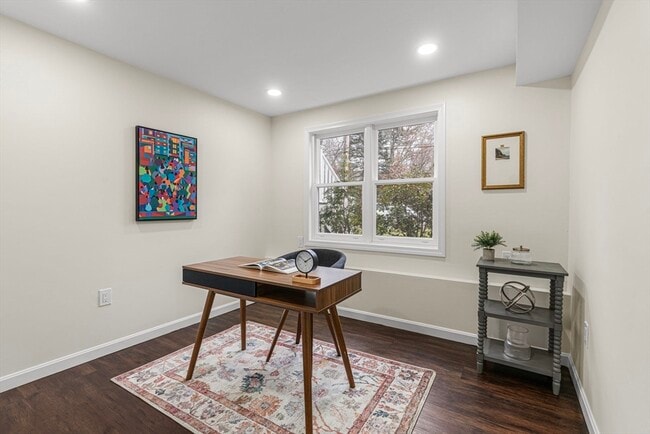 Building Photo - 7 Old North Rd