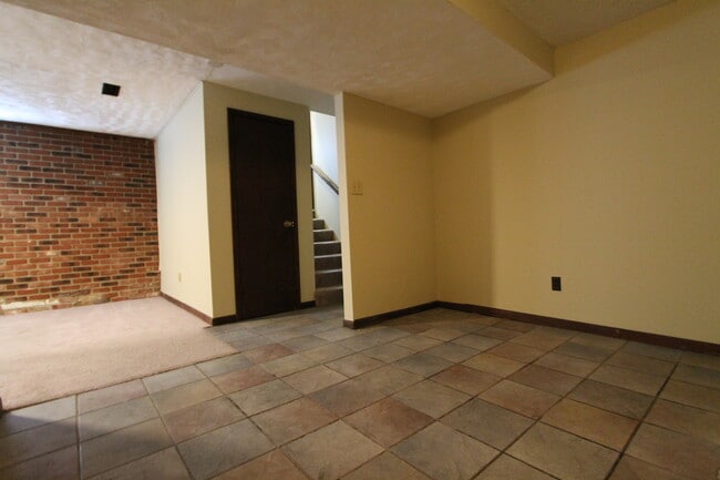 Building Photo - Beautiful 3 BD Home Available Soon!