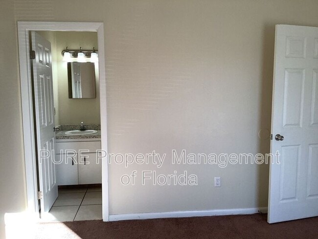 Building Photo - 2985 SE 55th Ave