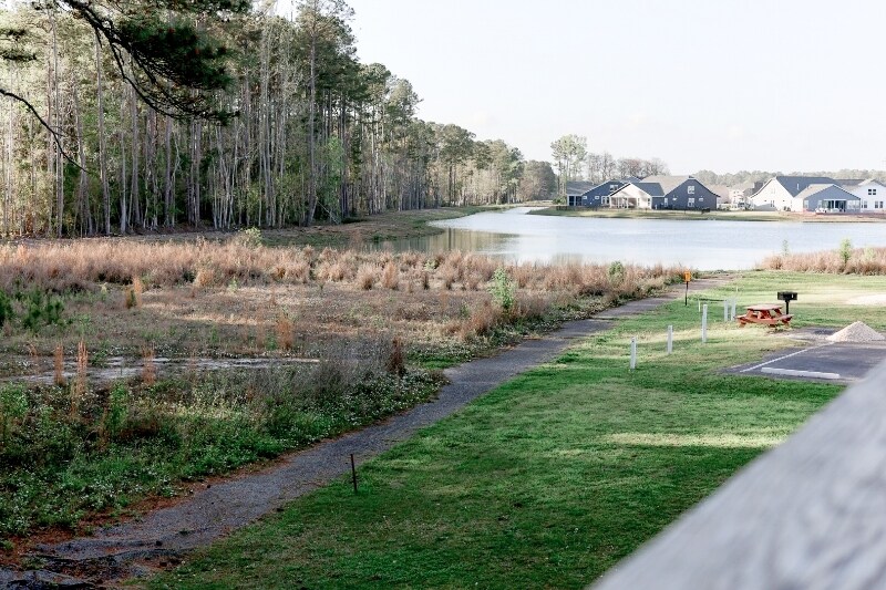Building Photo - 1095 Plantation Dr W