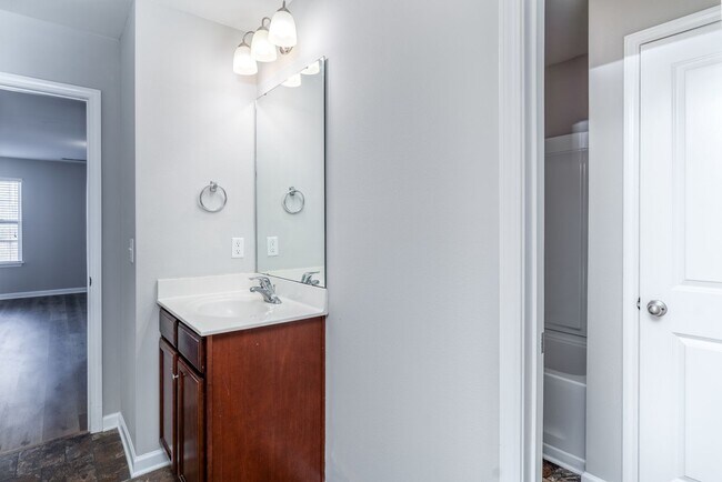 Building Photo - Spacious 5-Bed, 3.5-Bath Residence with 4,003 Sqft, Master on 1st Floor, Elegant Design, & Versat...