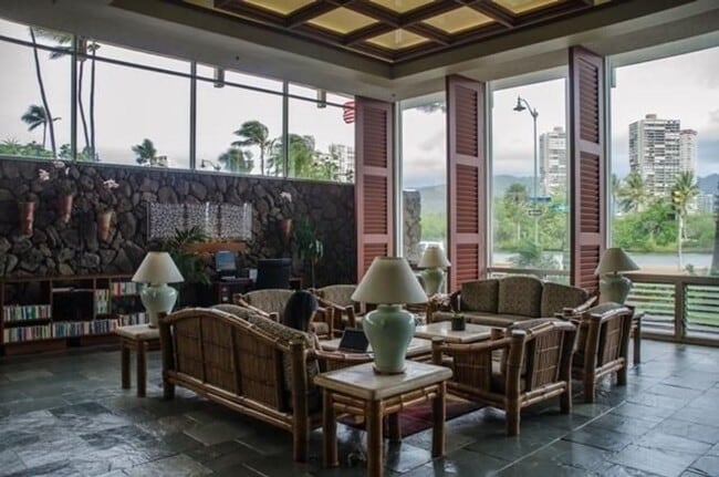 Building Photo - Fully Furnished 1-Bed 1-Bath Mountain Views @ Island Colony