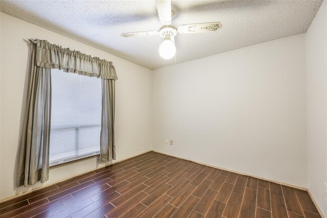 Building Photo - 1006 Silbury Dr
