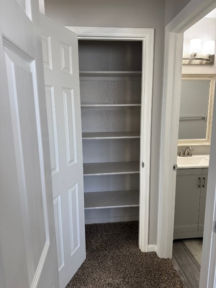 Building Photo - 609 Dinwoody Way