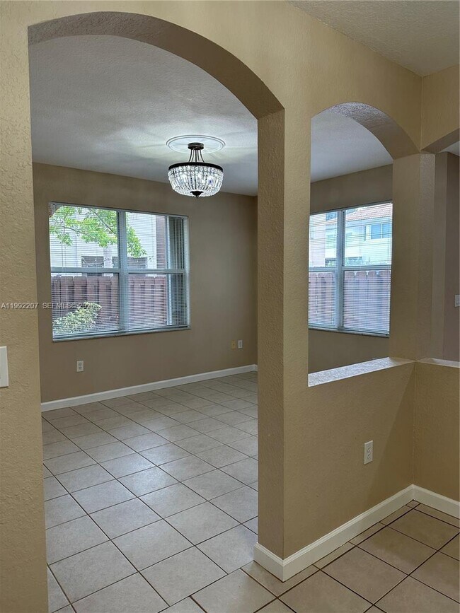 Building Photo - 11344 NW 72nd Ln