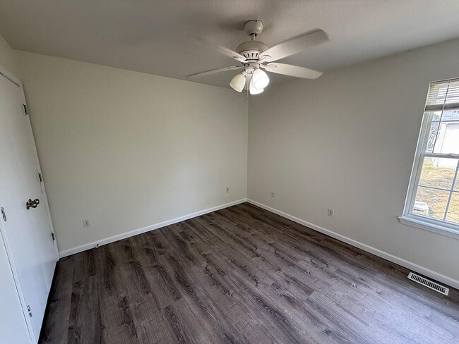 Building Photo - 1417 Raleigh Dr