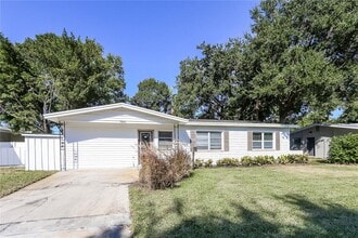 Building Photo - 7941 23rd Ave N