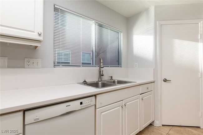 Building Photo - 11894 Principi Ct