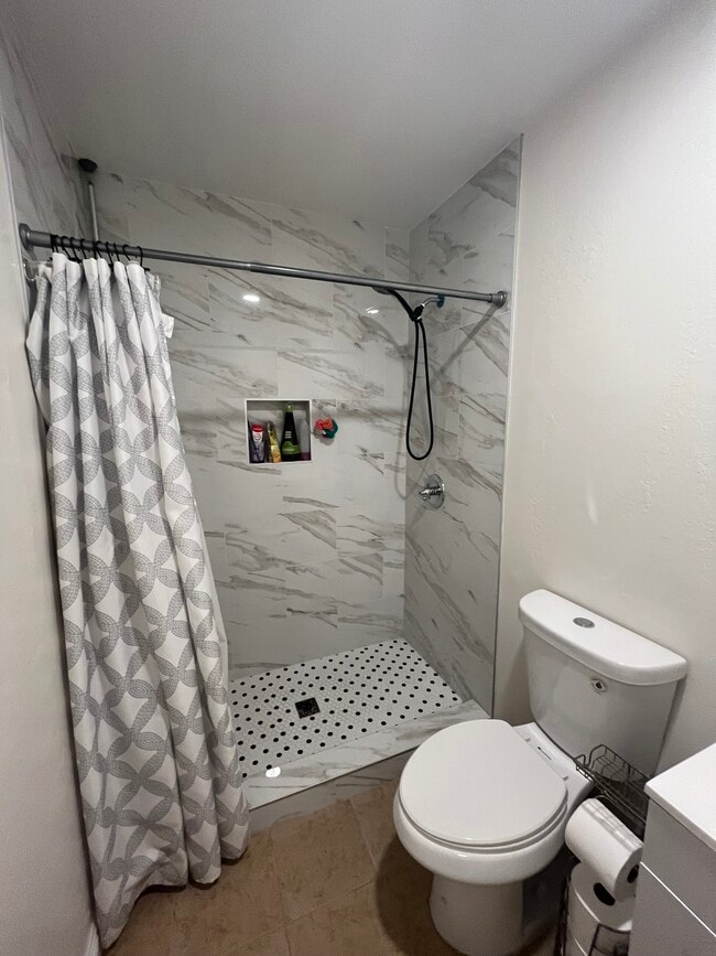 Building Photo - 8695 Belfast Cir