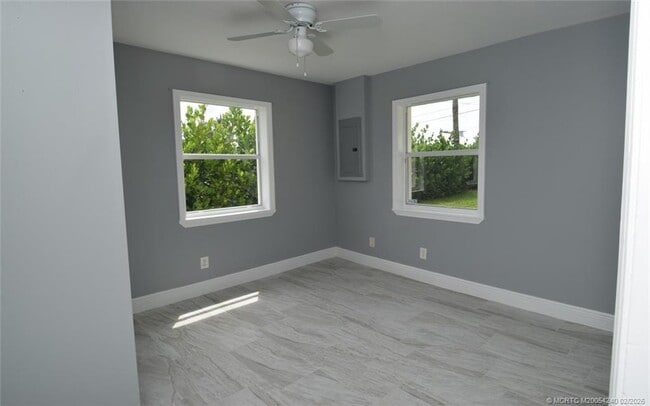 Building Photo - 976 SW 34th Terrace