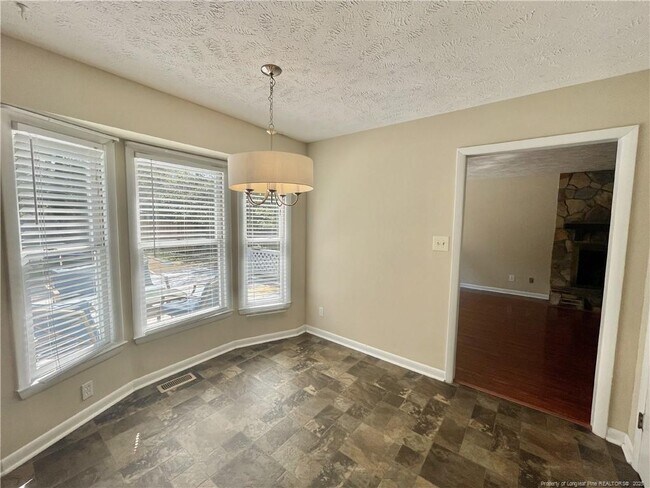 Building Photo - 384 Bahama Loop