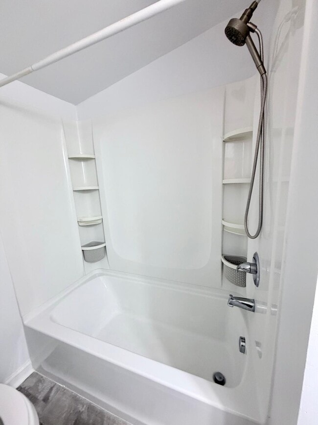 Building Photo - 123 E Louther St